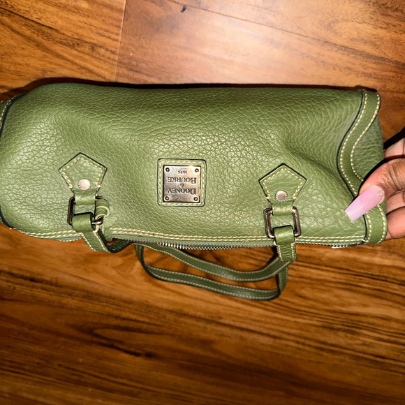Cute Green Dooney and Burke handbag - Picture 2 of 5